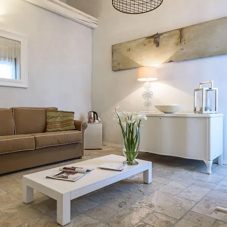 Palazzo Dei Dondoli Bed & Breakfast Lecce