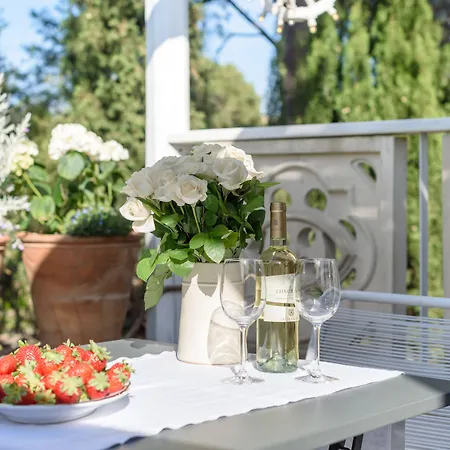Alojamento de Acomodação e Pequeno-almoço Palazzo Dei Dondoli 4*