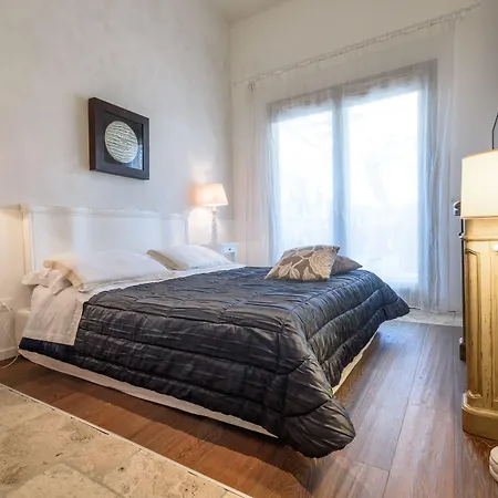 Palazzo Dei Dondoli 4* Lecce