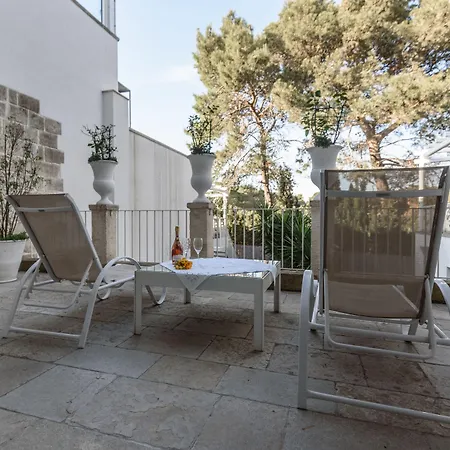 Palazzo Dei Dondoli 4* Lecce