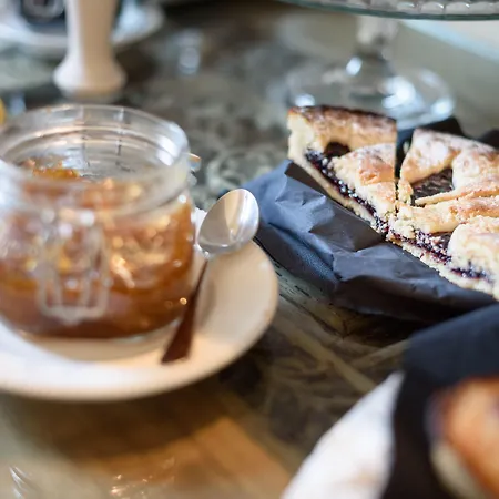 Alojamento de Acomodação e Pequeno-almoço Palazzo Dei Dondoli Lecce
