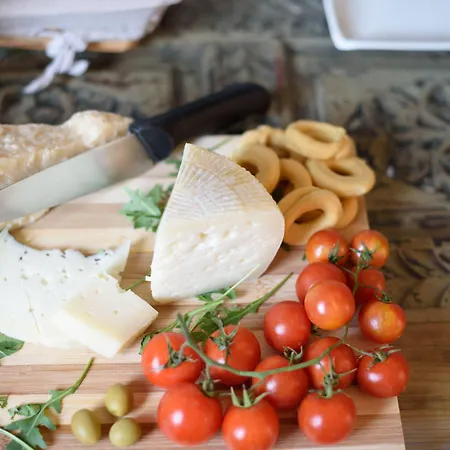 Palazzo Dei Dondoli Bed & Breakfast 4*