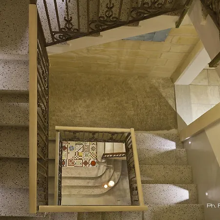 Alojamento de Acomodação e Pequeno-almoço Palazzo Dei Dondoli 4*