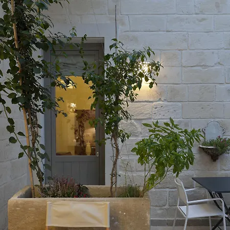 Alojamento de Acomodação e Pequeno-almoço Palazzo Dei Dondoli Lecce