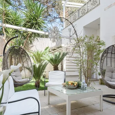 Bed & Breakfast Palazzo Dei Dondoli 2*