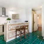 Palazzo Dei Dondoli 4* לצ'ה