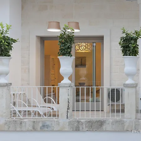 Palazzo Dei Dondoli B&B 레체