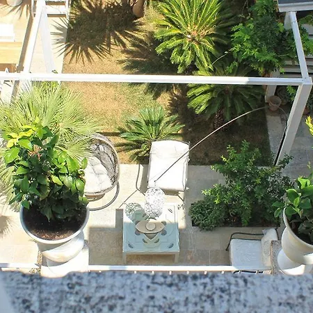 Palazzo Dei Dondoli Bed & Breakfast Lecce